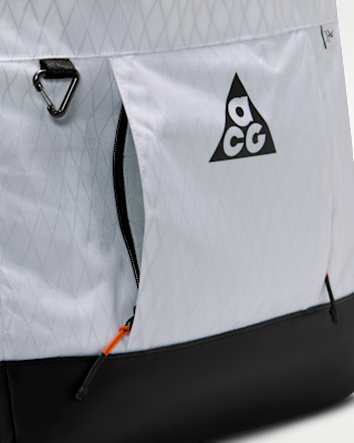 新品【大大大容量！55L】NIKE ACG トートバッグ アウトドア・旅行に♡ NIKE公式】ACG ギア トートバッグ (Lサイズ、55L).オンラインストア